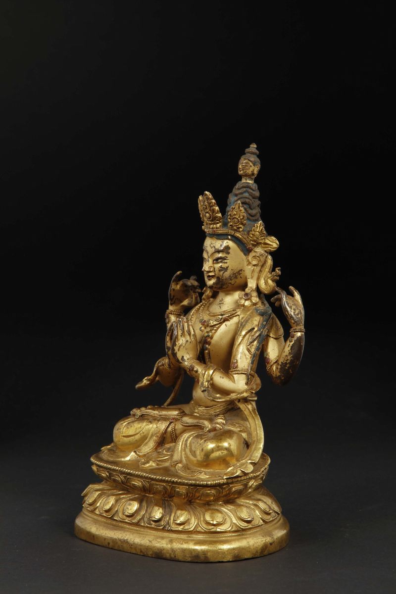 Figura di Amitayus in Bronzo Dorato Seduto su Doppio Fiore di Loto, Tibet, XVIII Secolo