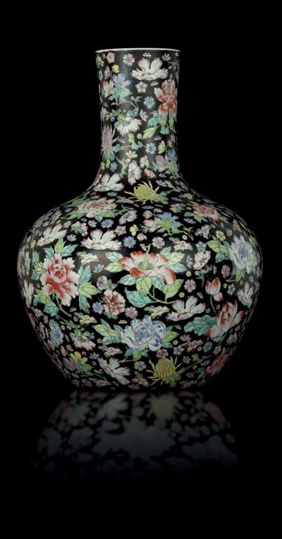 Vaso in Porcellana Millefiori a Fondo Nero, Cina, Inizio XX Secolo
