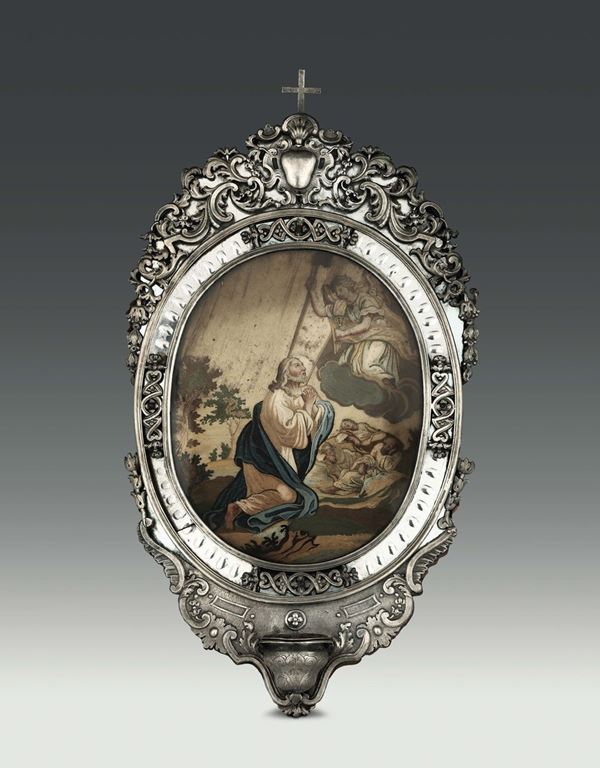 Acquasantiera in argento fuso, sbalzato e cesellato con bordatura in vetro molato, argentiere italiano d'oltralpe operante nel XVIII secolo