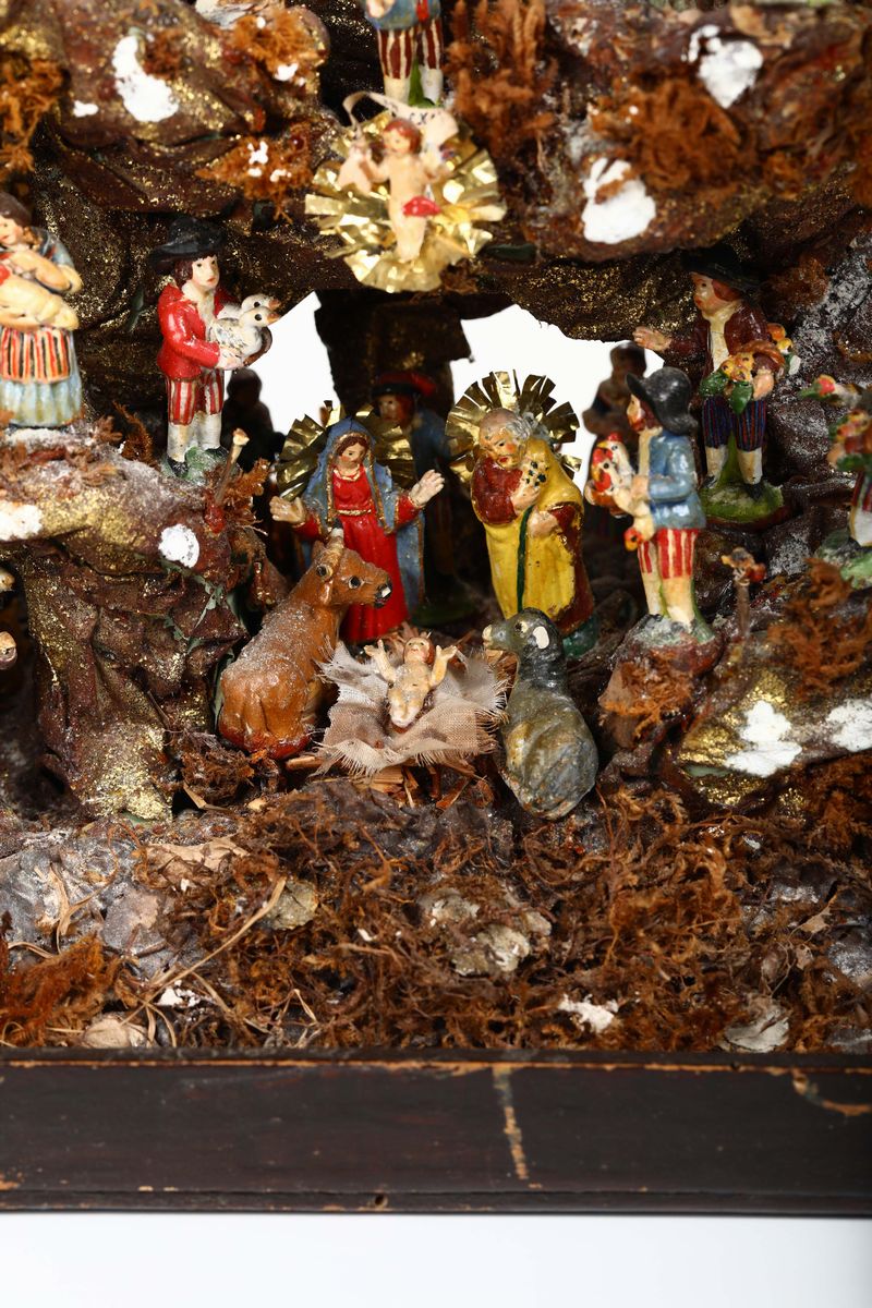 Piccolo Presepe in Gesso Dipinto su Scoglio in Legno e Altri Materiali, XIX Secolo