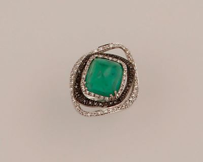 Anello con Smeraldo Taglio Cabochon di Ct 11,08