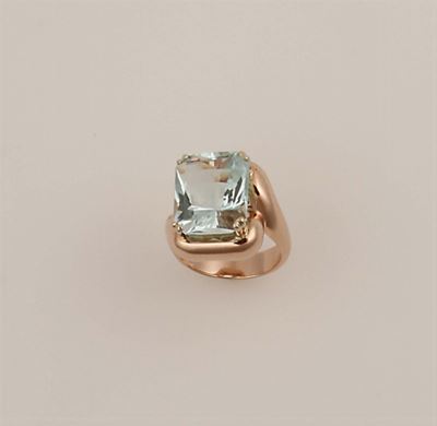 Anello con Acquamarina di Ct 10,30