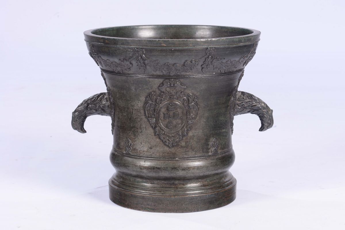 Grande Mortaio in Bronzo Fuso e Cesellato. Italia 1795, Roma (?)