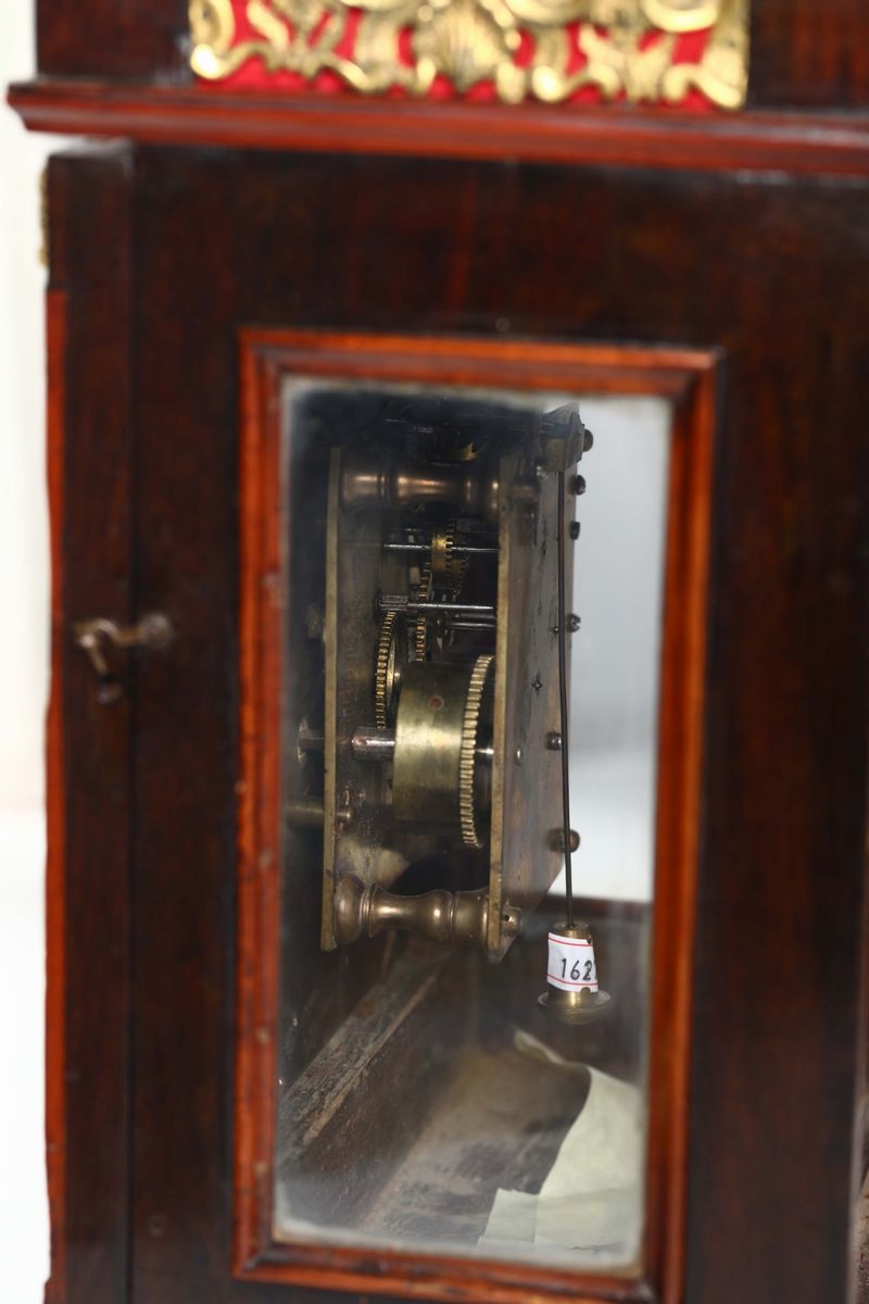Pendola Romana con Cassa Impiallacciata in Noce e Palissandro, Roma, XVIII Secolo
