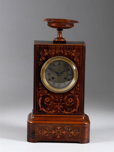 Due Orologi da Tavolo con Cassa in Legno, XIX-XX Secolo