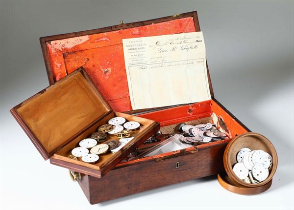 Lotto di piccoli meccanismi, oltre 60 quadranti per orologi da tasca e strumenti per orologeria