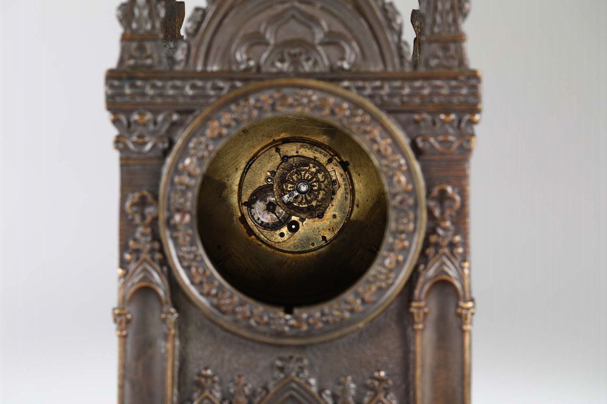 Due Orologi Gotici, uno in Legno Dipinto e uno in Bronzo Brunito e Dorato, Firmato Vivien a Gènev...