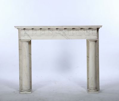 Camino in Marmo Bianco di Carrara. Arte Neoclassica, Genova XIX Secolo