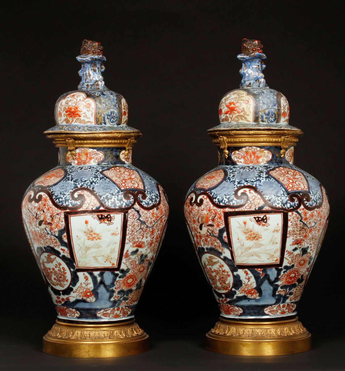 Coppia di Potiches con Coperchio in Porcellana Imari Arita Montati in Bronzo, Giappone, XVIII Sec...