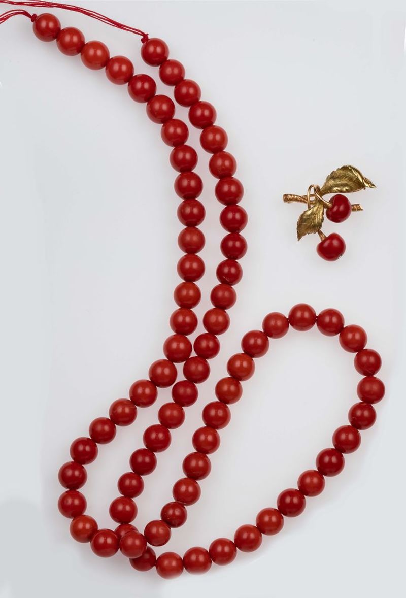 Coral necklace and coral brooch  - Auction Fine Jewels - II - Cambi Casa d'Aste