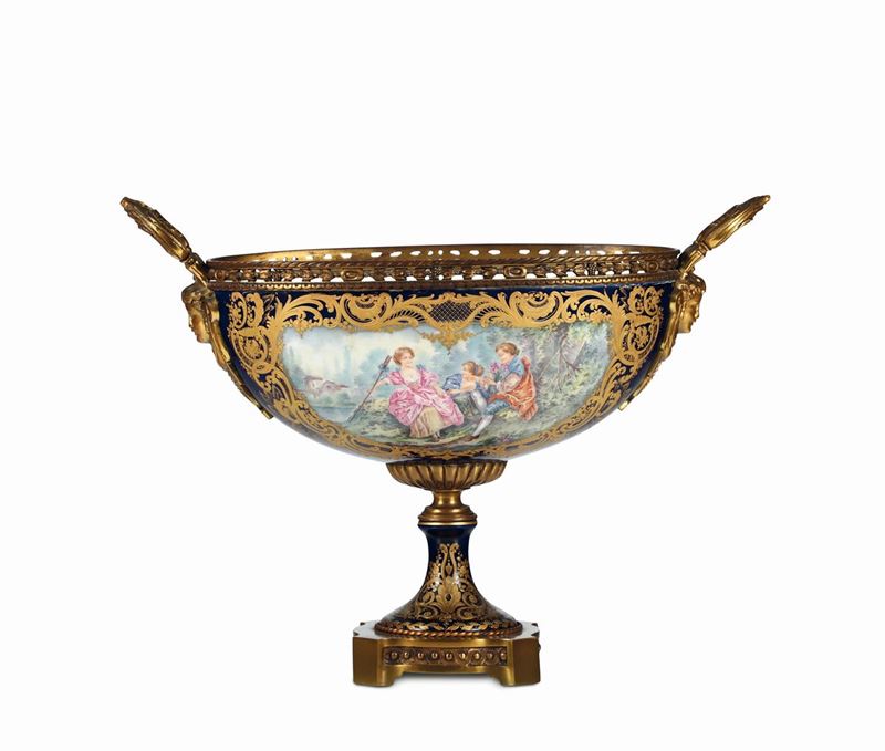 Grande coppa Francia, Porcelaine de Paris, fine del XIX secolo  - Asta Porcellane Europee da Collezione - Cambi Casa d'Aste