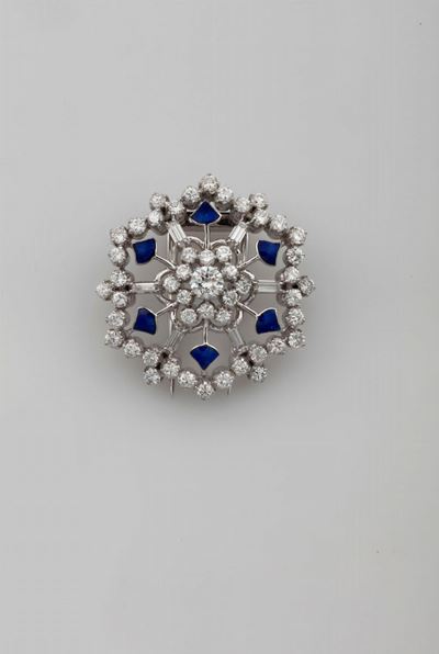 Spilla con Diamanti Taglio Brillante, Diamanti Taglio Baguette e Smalto Blu