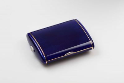 Trousse con Smalto Blu e Diamanti
