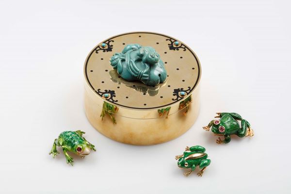 Gold, enamel and turquoise Frog box with three enamel and gold brooches