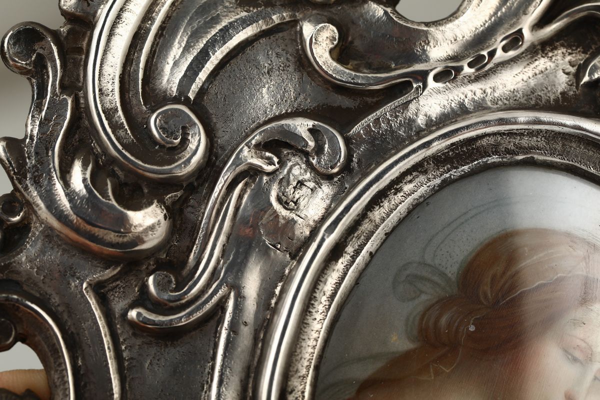 Acquasantiera in Argento Sbalzato e Cesellato, Genova, Bollo della Torretta per L'anno 1771