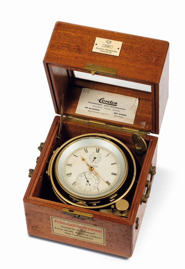 GLASHUTTE/SA MARINE CHRONOMETER  Uhrenbetriebe Glasshütte/Sa. (GUB), No. 11563. Fine, mahogany, 56-hour going, marine Chronometer with regulator dial and power reserve indicator. Made circa 1960