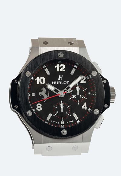 Hublot, Grande Orologio da Parete, al Quarzo, in Acciaio, Serie Ferrari. Accompagnato dalla Valig...