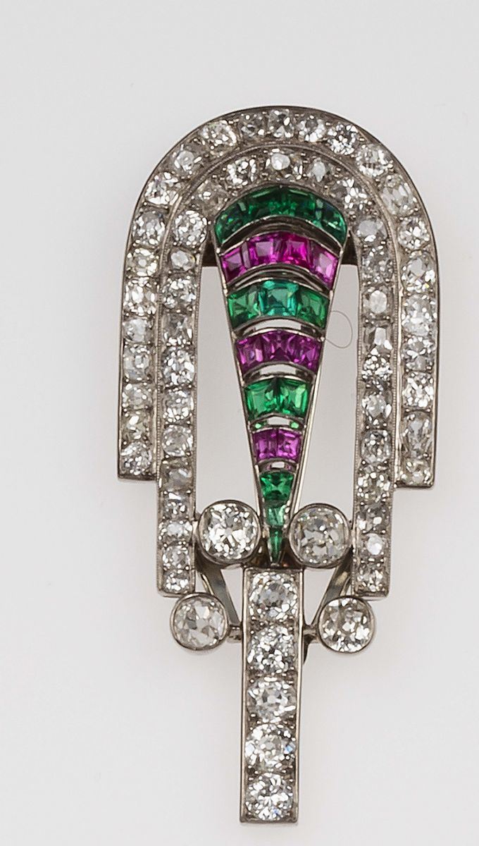 Clip con diamanti di vecchio taglio, rubini sintetici e cristalli verdi  - Asta Fine Jewels - II - Cambi Casa d'Aste