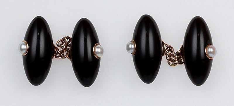 Pair of onix and pearl cufflinks  - Auction Fine Jewels - II - Cambi Casa d'Aste