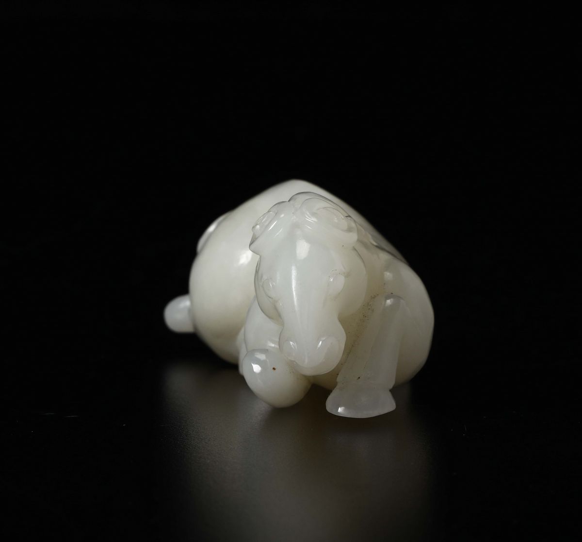 Figura di Cavallo Scolpito in Giada Bianca, Cina, Dinastia Qing, XIX Secolo