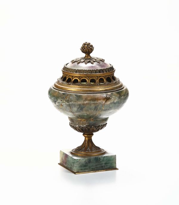 Coppa in marmo e metallo dorato, XIX secolo