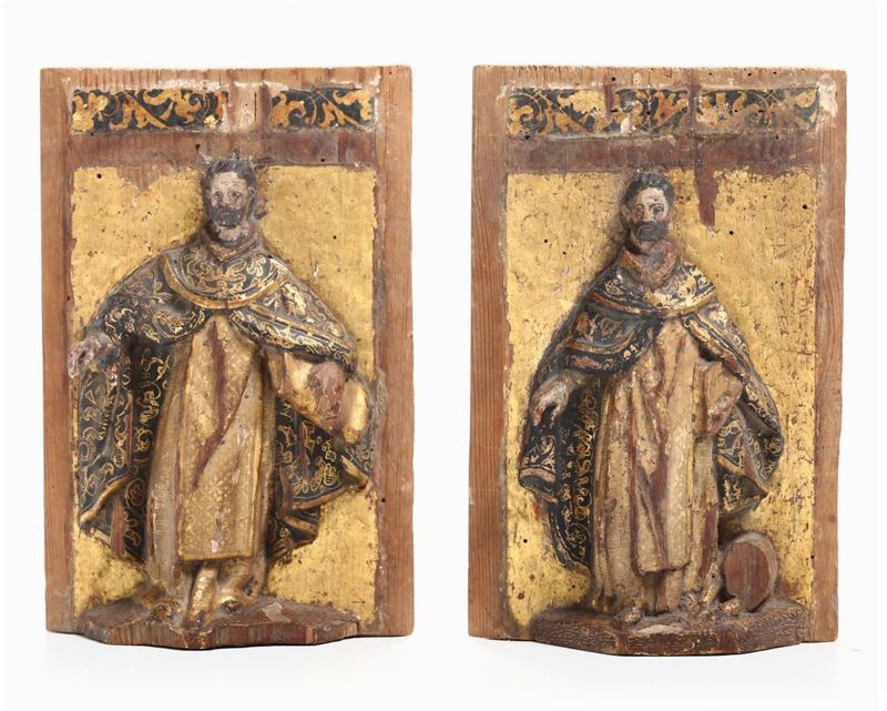 Coppia di pannelli con figure di Santi scolpiti e laccati, XIX secolo  - Asta Antiquariato - Cambi Casa d'Aste