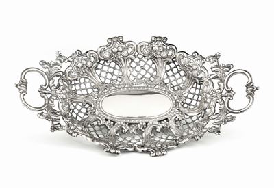 Vaschetta Portadolci in Argento Sbalzato, Cesellato e Traforato, Milano, Seconda Metà del XIX Sec...
