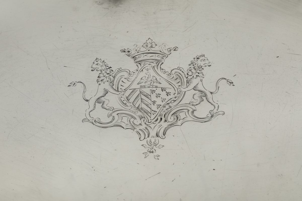 Vassoietto in Argento Sbalzato, Cesellato e Inciso, Torino, Metà del XVIII Secolo, Bollo Dell'arg...