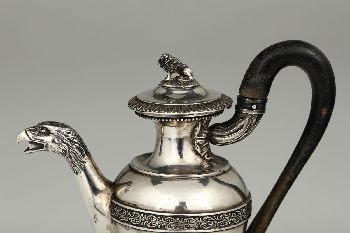 Caffettiera in Argento Sbalzato e Cesellato, Firenze, XIX Secolo, Marzocco Fiorentino.