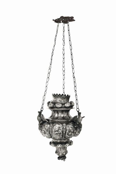 Lampada Votiva in Argento Sbalzato e Cesellato, Mantova XVIII Secolo. Bollo di Garanzia (lettere ...