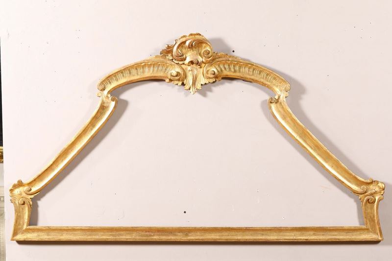 Testiera in legno intagliato e dorato, XVIII-XIX secolo  - Asta Asta a Tempo antiquariato - II - Cambi Casa d'Aste