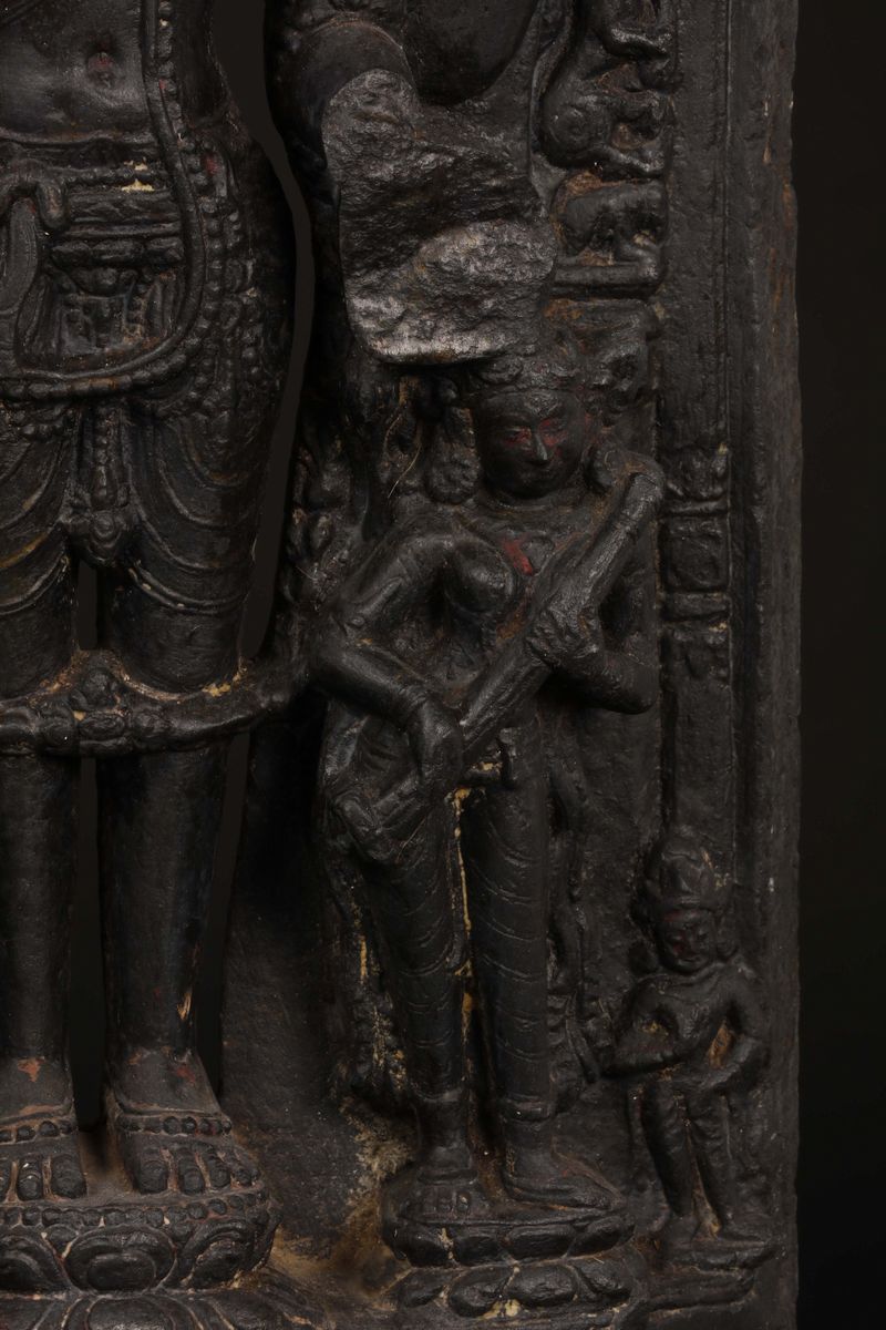 Scultura in Pietra Raffigurante Divinità Eretta Sopra Fiore di Loto, India, Periodo Pala, XII/XII...