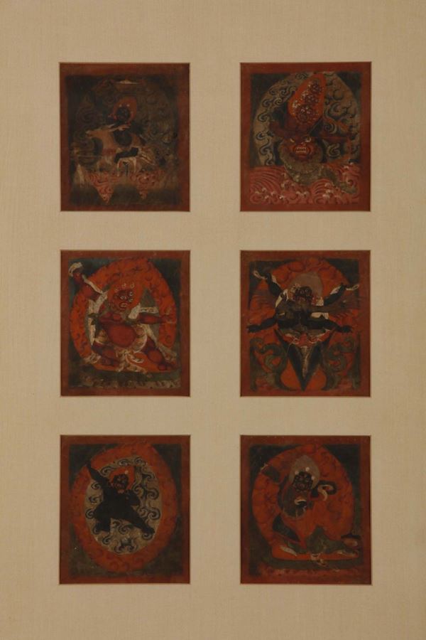 Tre cornici con all’interno tanka in miniatura con immagini di divinità e preghiere, Tibet, XVIII secolo