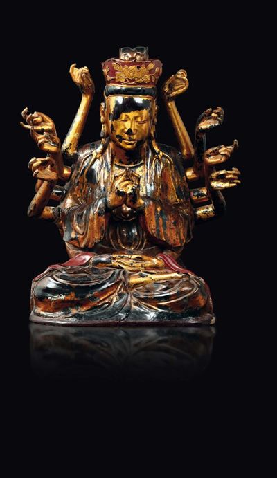Divinità a Dodici Braccia Scolpita in Legno Laccato, Sud-est Asiatico, XVIII Secolo