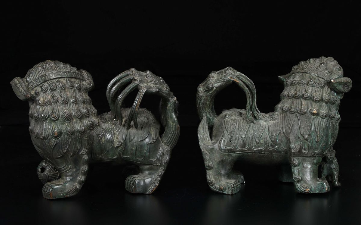 Grande Coppia di Cani di Pho in Bronzo, Cina, Dinastia Ming, XVII Secolo