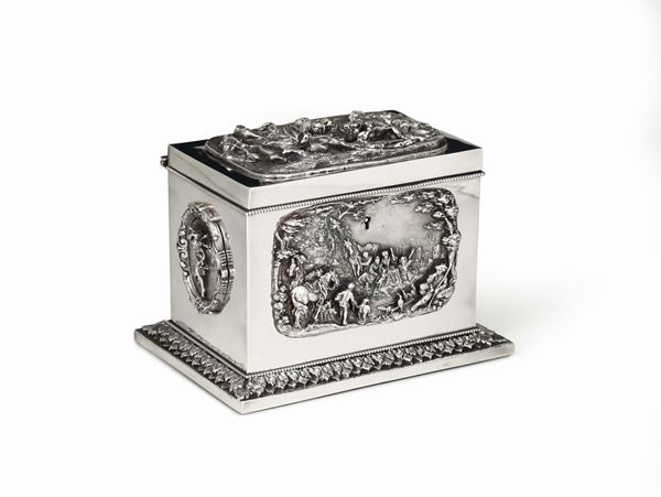 A jewel casket in silver-plated metal signed Henry, France or England, 20th century