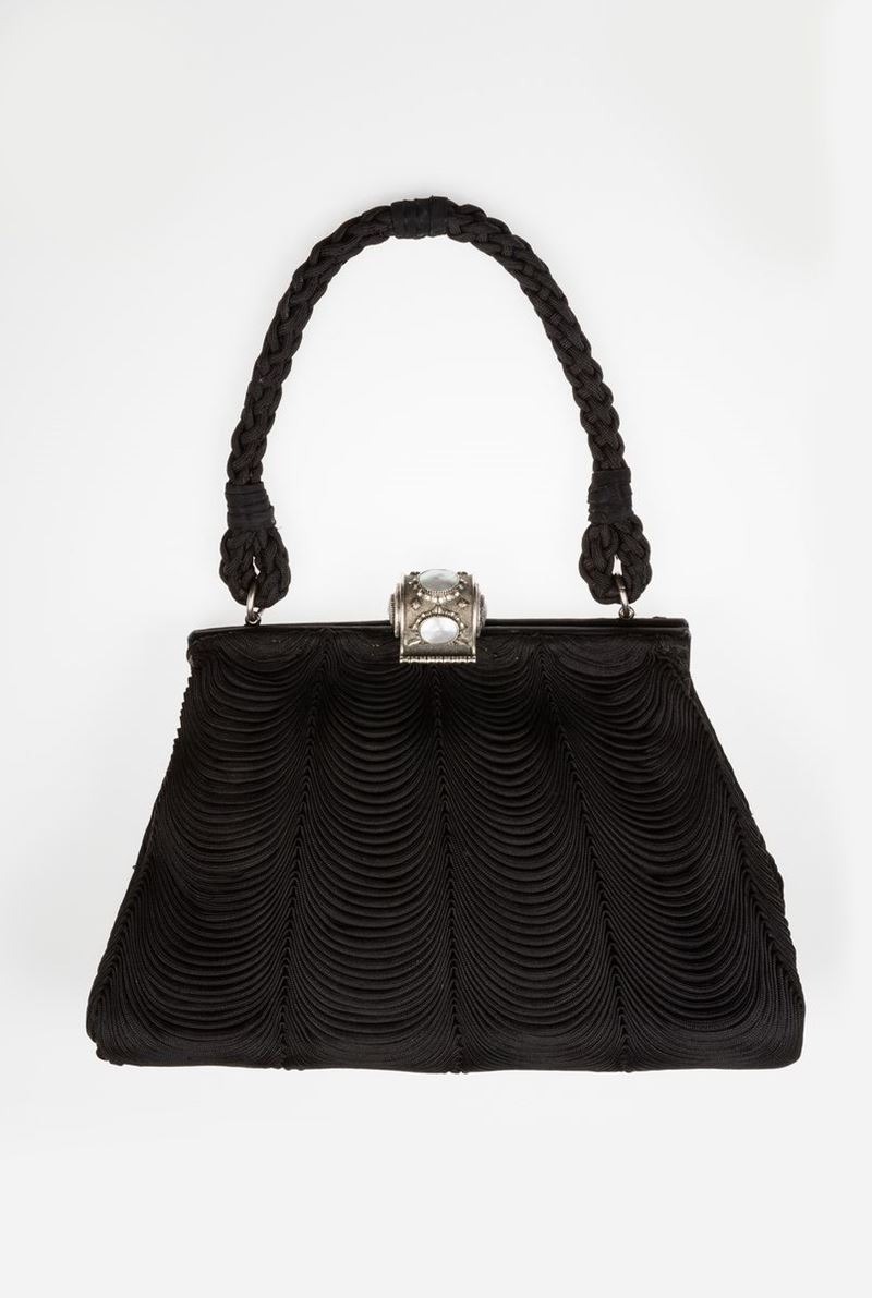 Silk handbag with silver and MOP closure, Mario Buccellati  - Auction Fine Jewels - II - Cambi Casa d'Aste