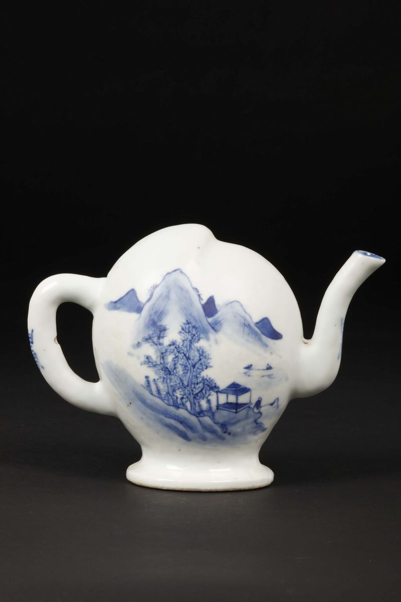Versatore di Vino in Porcellana Bianca e Blu, Cina, Dinastia Qing, XIX Secolo