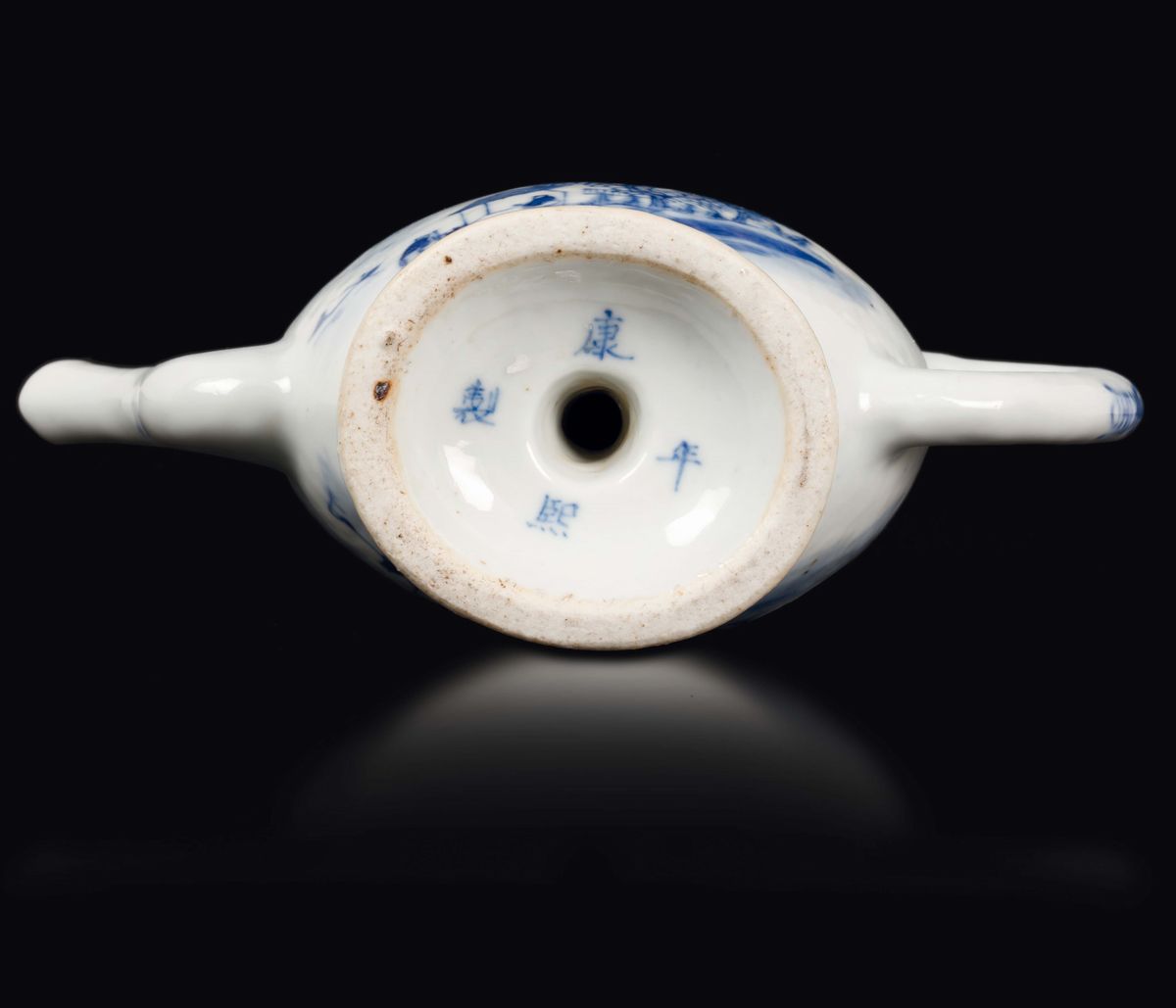 Versatore di Vino in Porcellana Bianca e Blu, Cina, Dinastia Qing, XIX Secolo