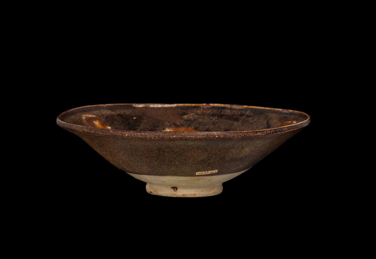 Ciotola in Grès a Smalto Marrone, Cina, Dinastia Song (960-1279)