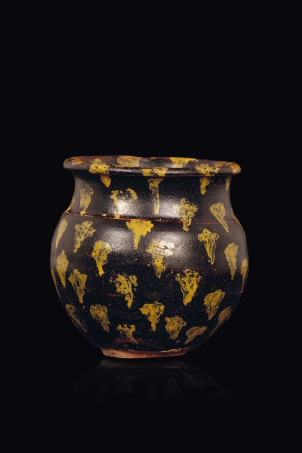 Piccolo vasetto in grès con smalto a guscio di tartaruga, Cina, Dinastia Song (960-1279)