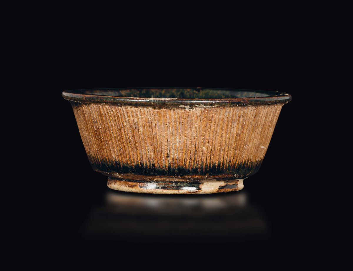 Ciotolina in Grès con Smalto Interno Nero, Cina, Dinastia Song (960-1279)