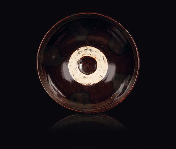 Ciotola in grès con smalto bruno, Cina, Dinastia Song (960-1279)