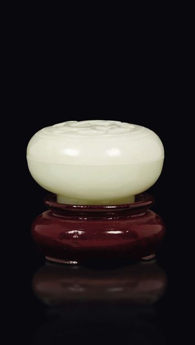 Scatolina con Coperchio in Giada Bianca con Decoro Stilizzato, Cina, Dinastia Qing, XIX Secolo