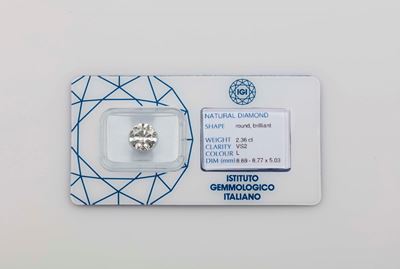 Solitaire Taglio Brillante di Ct 2,36, Colore L, Caratteristiche Interne Vs2