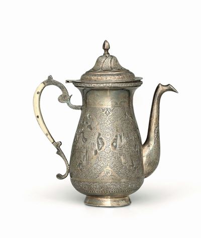 Caffettiera in Argento Fuso, Sbalzato e Inciso, Arte Ottomana (persia) XIX-XX Secolo