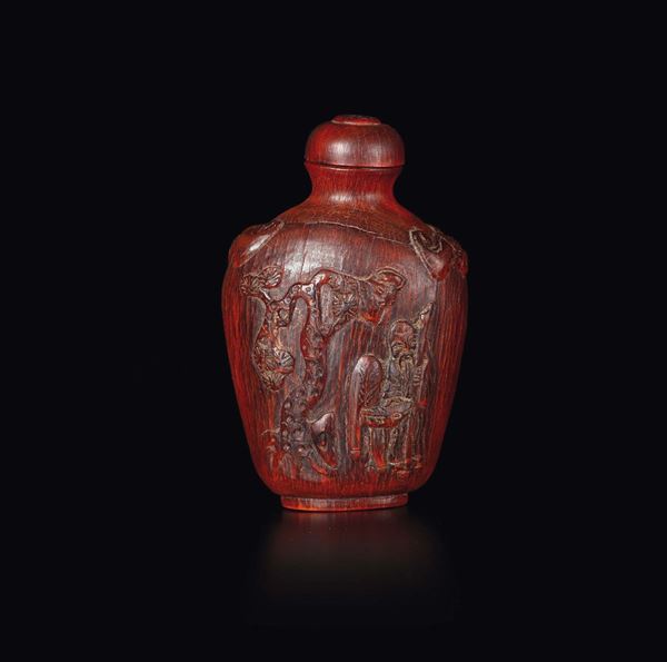 A buffalo horn snuff bottle with decoration in relief, China, Qing Dynasty, 18th century