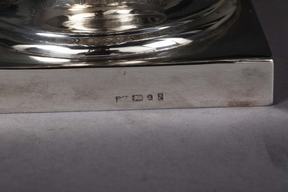 Vaso in Argento Sbalzato e Cesellato Giorgio III, Inghilterra