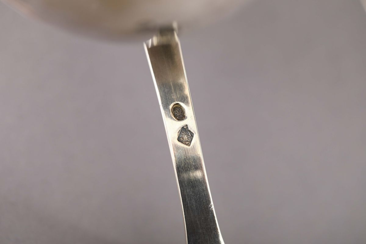 Caffettiera in Argento Fuso, Sbalzato e Cesellato, Parigi, Marchio di Garanzia in Uso dal 1793 -1...