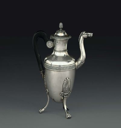Caffettiera in Argento Fuso, Sbalzato e Cesellato, Parigi, Marchi di Garanzia in Uso dal 1809 al ...
